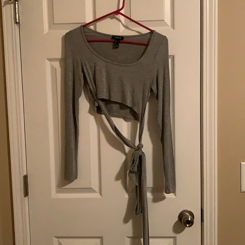 Super cute wrap around tie shirt